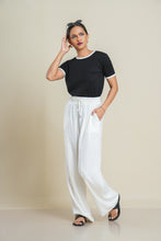 Load image into Gallery viewer, Core Crew Neck - Black