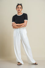 Load image into Gallery viewer, Core Crew Neck - Black