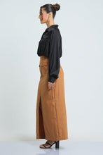 Load image into Gallery viewer, Eve Luna Crop Top - Black