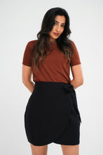 Load image into Gallery viewer, Rib Crew Neck - Walnut