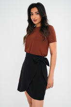 Load image into Gallery viewer, Rib Crew Neck - Walnut