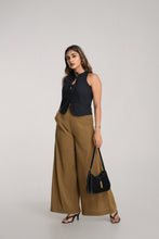 Load image into Gallery viewer, Evie Tuck Pant -Honey