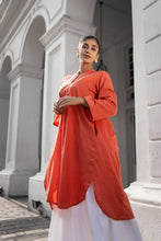Load image into Gallery viewer, Liza Pleated Top - Rusty