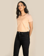Load image into Gallery viewer, Cotton V-Neck - Nude