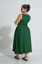 Load image into Gallery viewer, Frankie Midi Dress- Emareld Green
