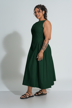 Load image into Gallery viewer, Frankie Midi Dress- Emareld Green
