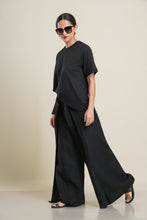 Load image into Gallery viewer, Reg Fit Crew Neck - Black
