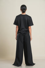 Load image into Gallery viewer, Reg Fit Crew Neck - Black
