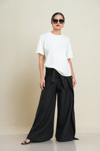 Load image into Gallery viewer, Reg Fit Crew Neck - Vanila
