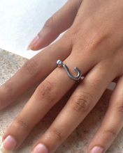 Load image into Gallery viewer, Sterling Silver Qué Ring
