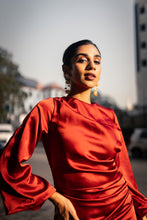 Load image into Gallery viewer, Safa Pleated Maxi Dress - Rusty
