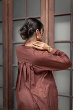Load image into Gallery viewer, Liza Pleated Top - Walnut
