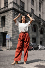 Load image into Gallery viewer, Zara Pleated Pant - Rusty

