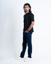 Load image into Gallery viewer, Reg Fit Crew Neck Unisex - Black
